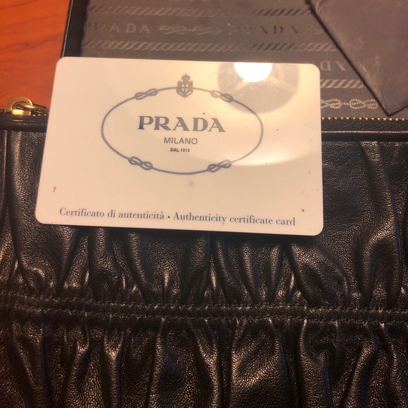 Prada clutch - Picture 2 of 6